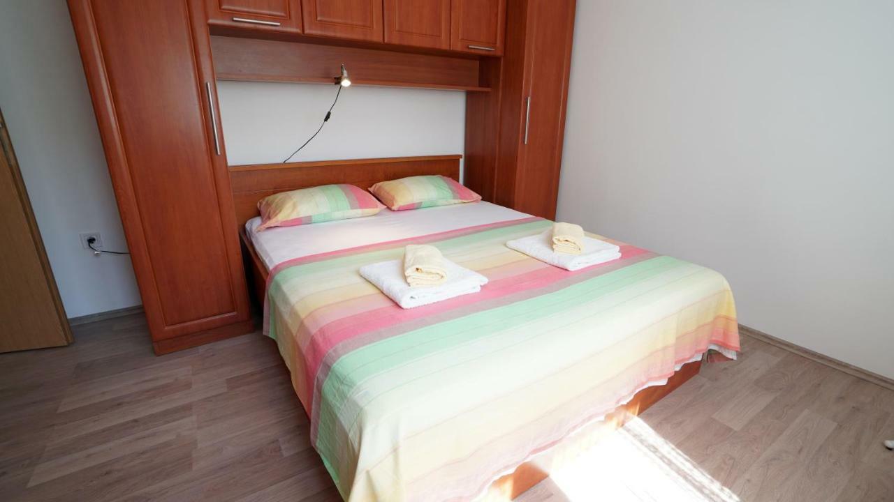 Apartment Ana Виньерац Экстерьер фото