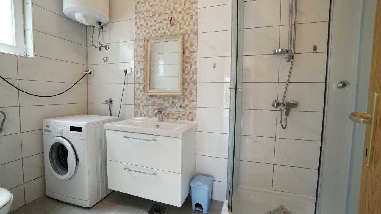 Apartment Ana Виньерац Экстерьер фото