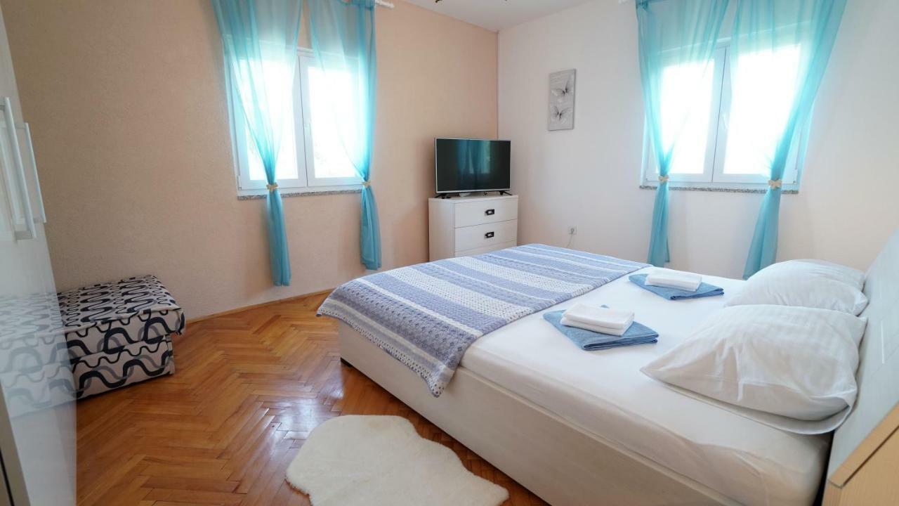Apartment Ana Виньерац Экстерьер фото