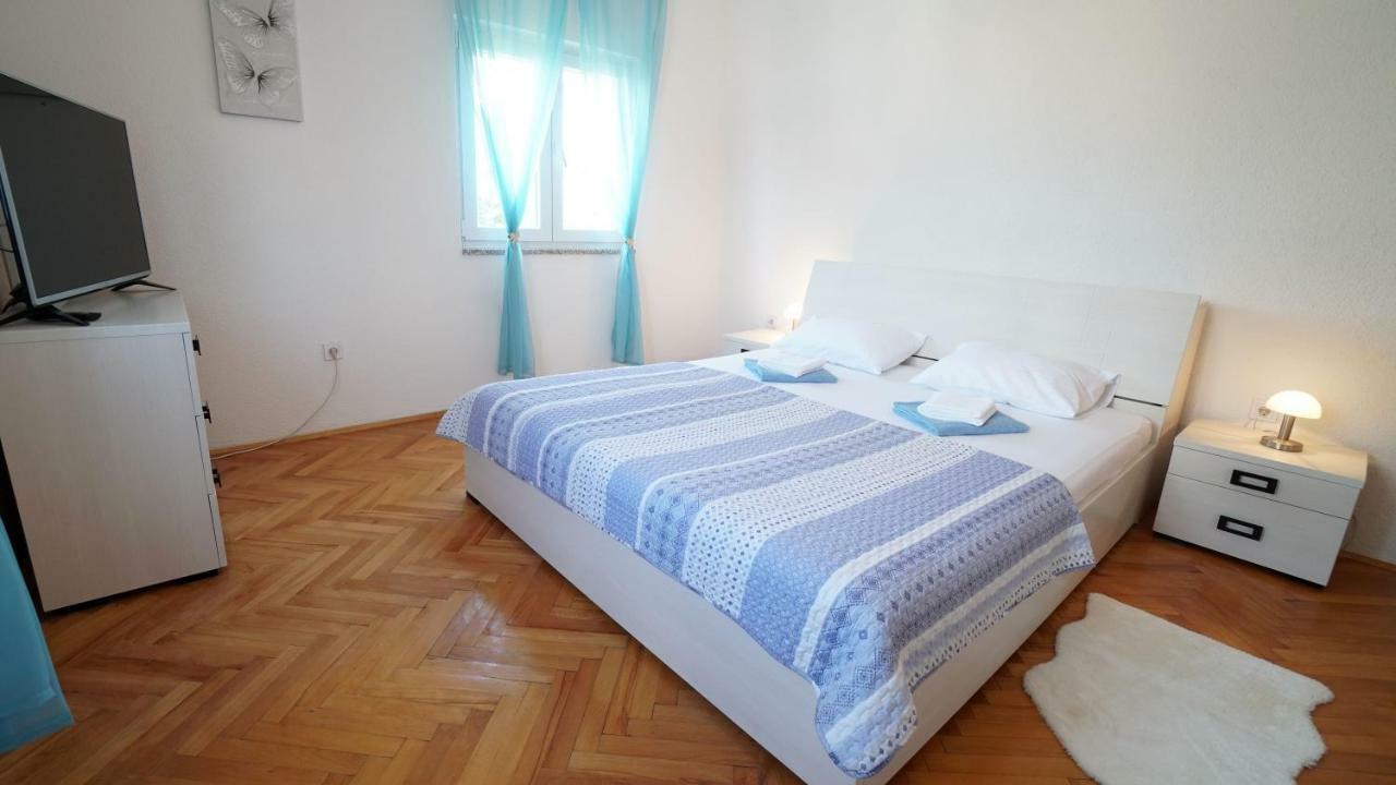 Apartment Ana Виньерац Экстерьер фото